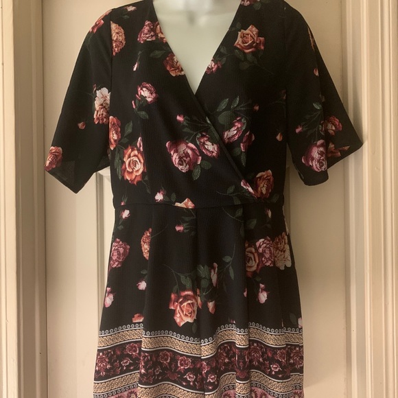 Trixxi Romper - Picture 4 of 7